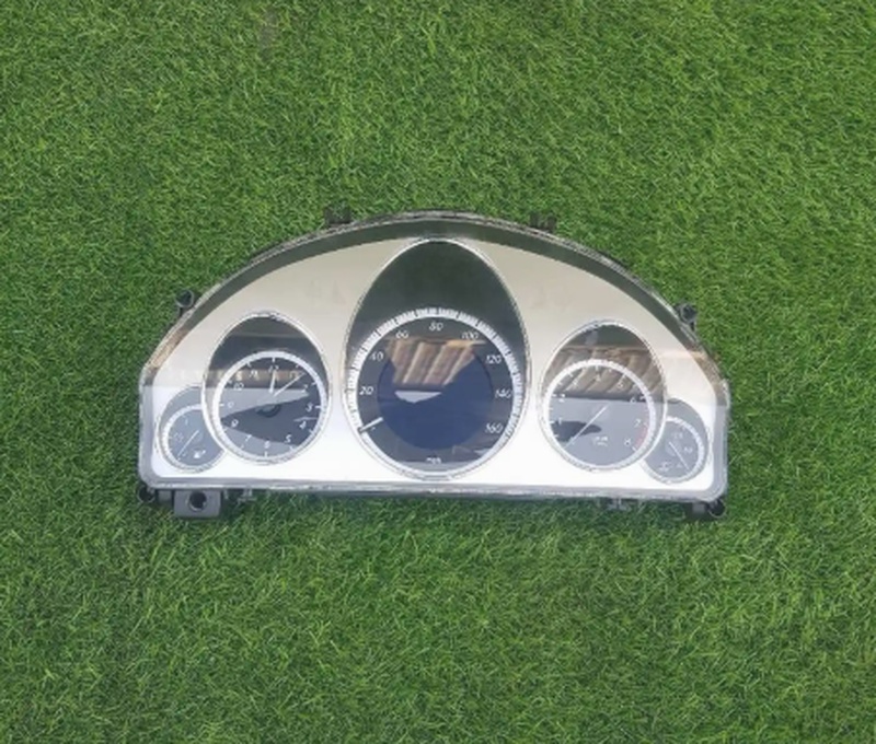Панель приборов от Mercedes W212